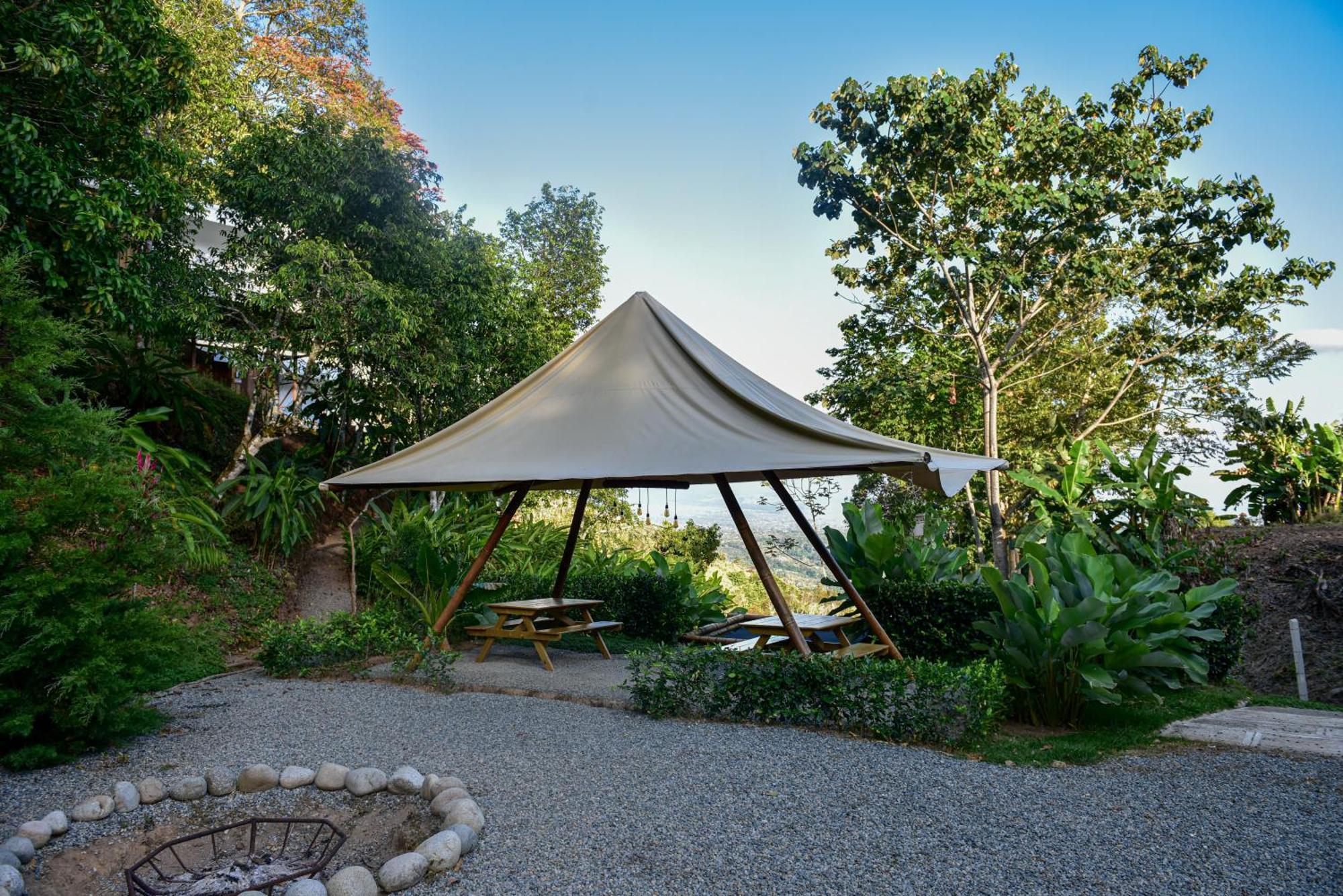 Luxury tent Quimera Glamping Pacuar